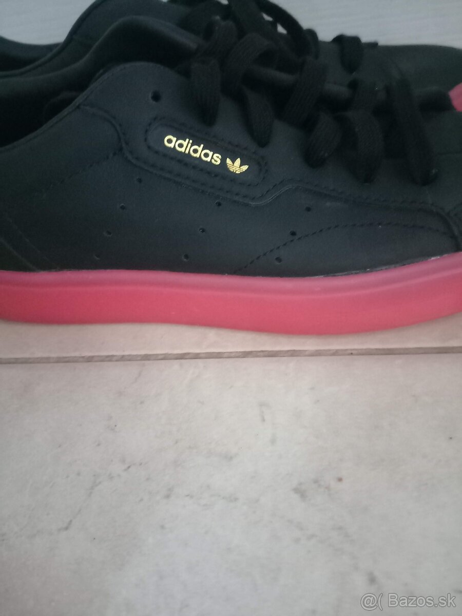 Dámske Adidas tenisky