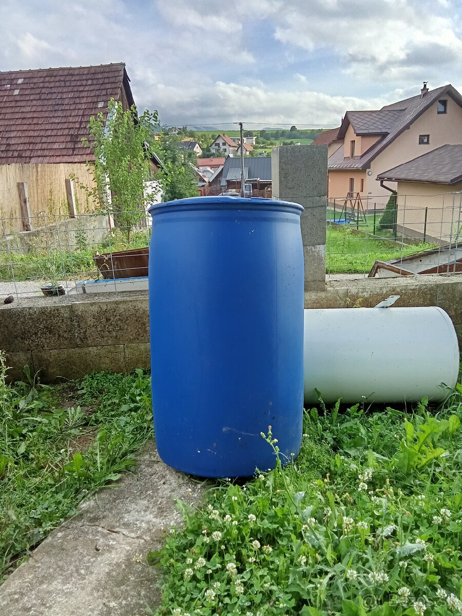 Predám plastový sud