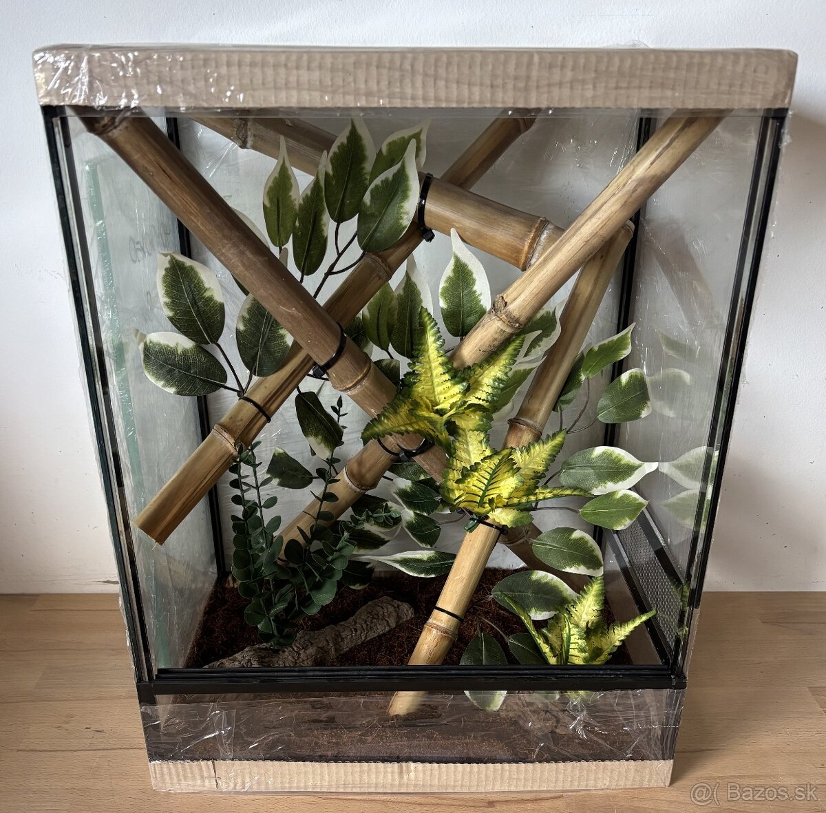 Zariadené terárium 40x30x50