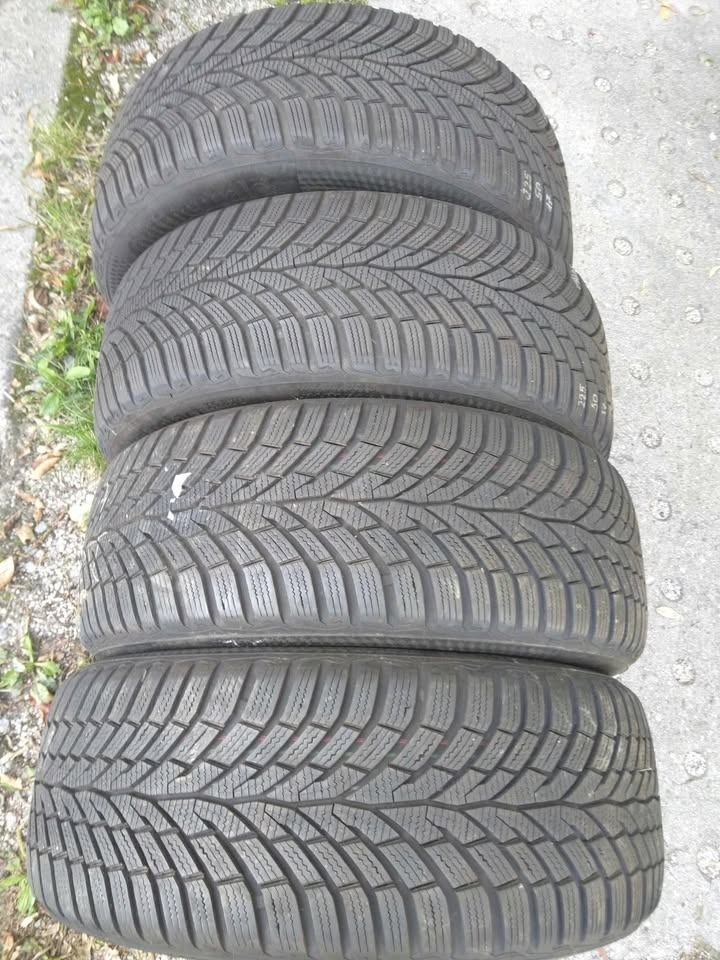 225/50 R 17 zimné Continental.