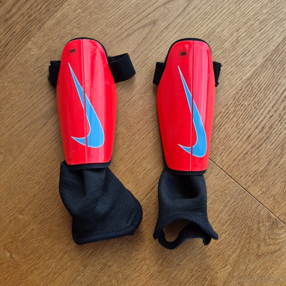 Chranice na futbal Nike Charge, vel. 7r.