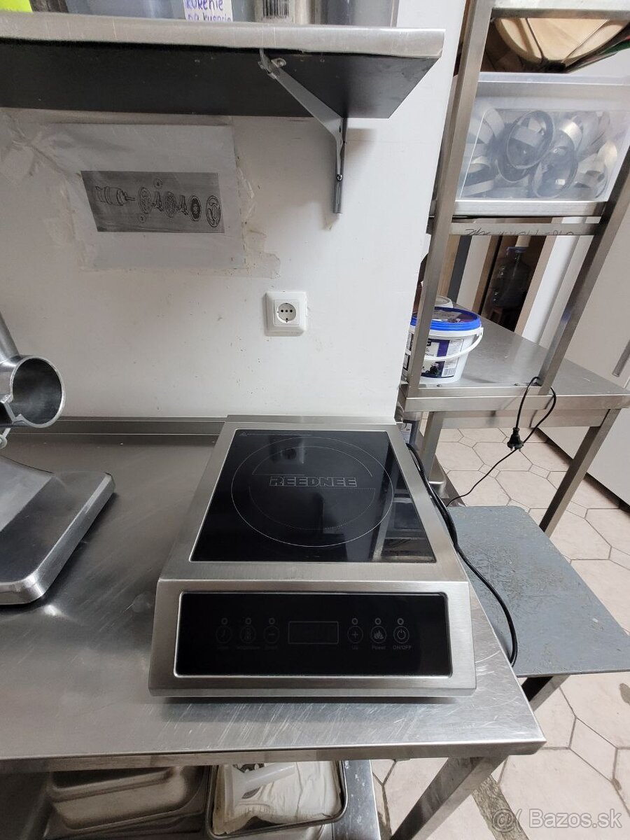 Indukčný varič REEDNEE AMCD108