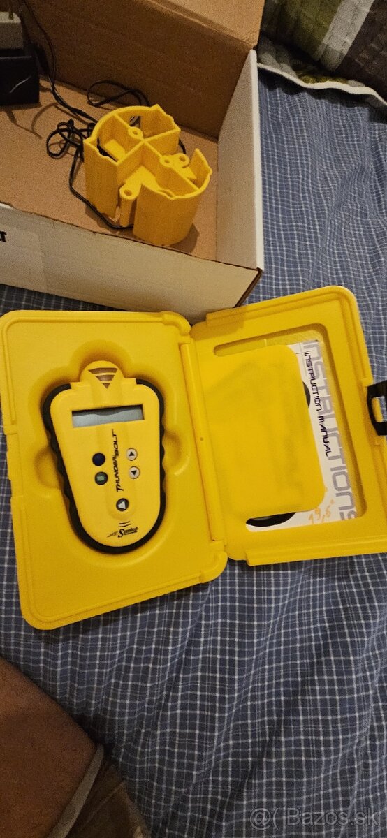 Detektor bleskov . Thunderbolt