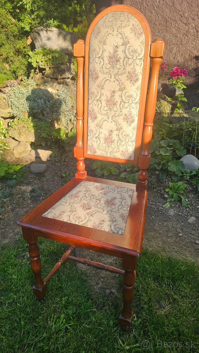 Retro drevené stoličky