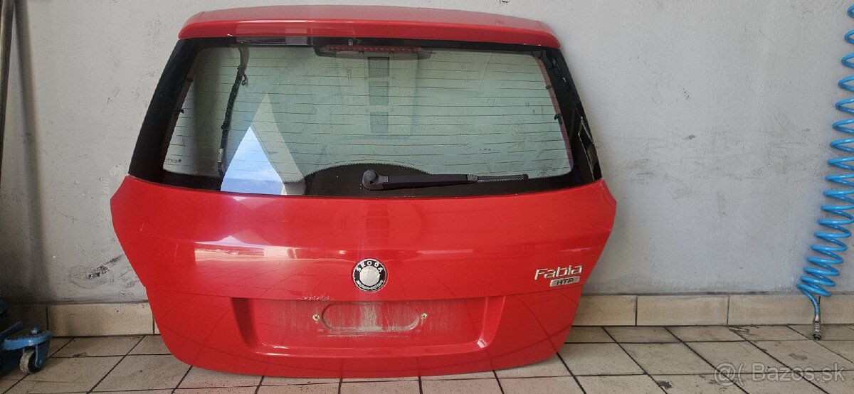 Fabia 2 kufor , piate dvere