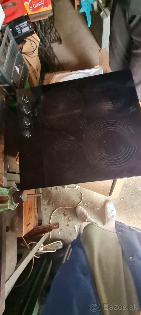 Sklokeramická varná doska Whirlpool