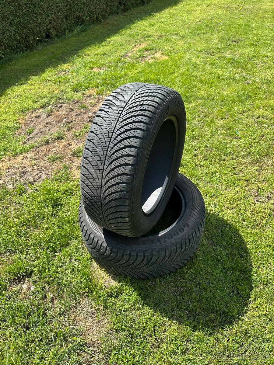 Goodyear 235/55R17