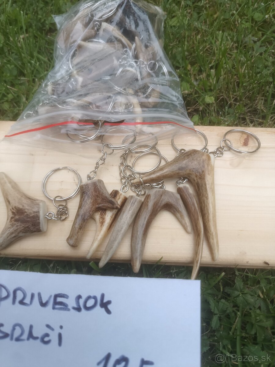 Predám srnčie vábničky a prívesky z parožia