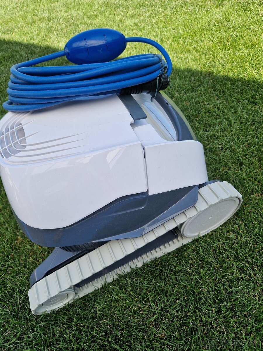 Predam bazenovy vysavac DOLPHIN E10