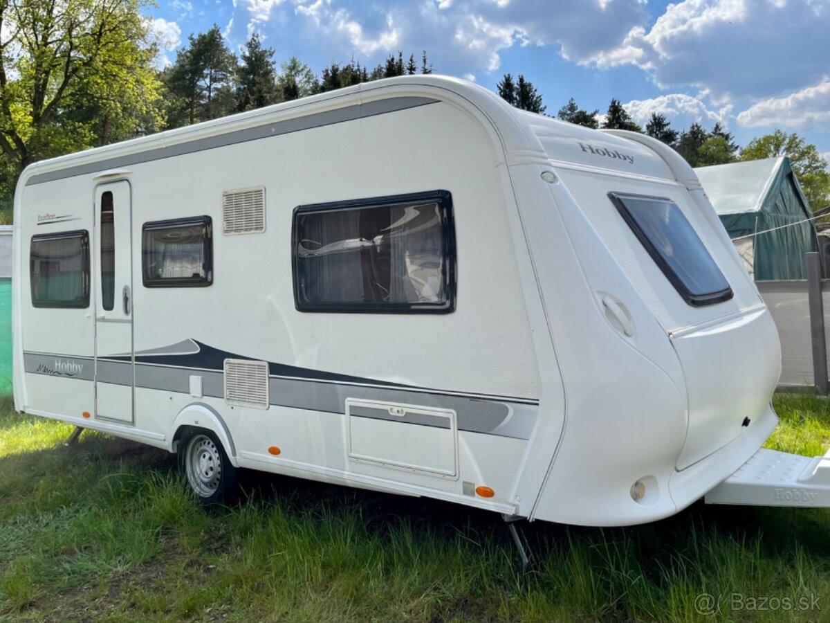 Na predaj karavaník v •TOP• Hobby 495 UL-Excellent (1300kg)
