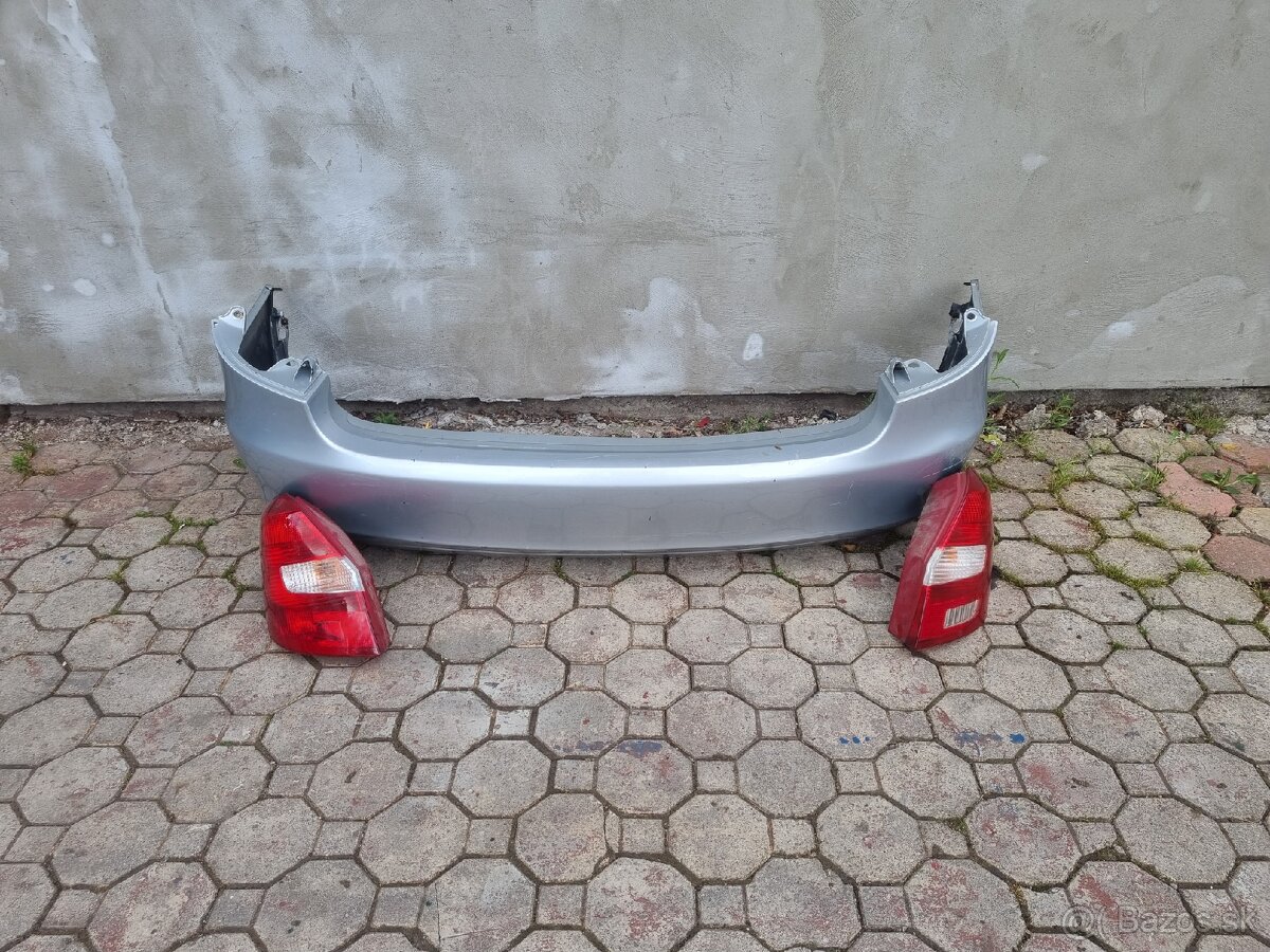 Škoda fabia 2 combi zadne svetlá Zadný nárazník