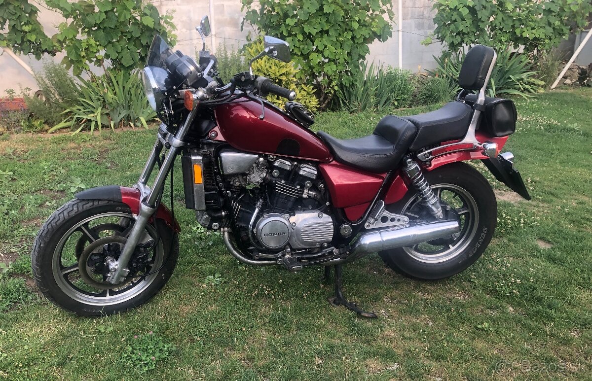 Honda Magna