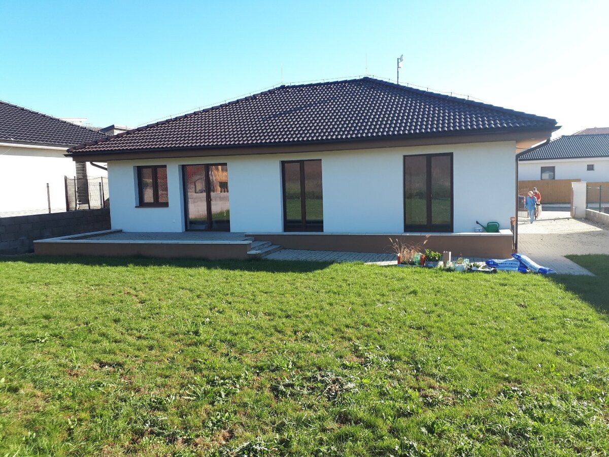 4-izb. novostavba s pozemkom 669 m2 v obci Veľké Janíkovce