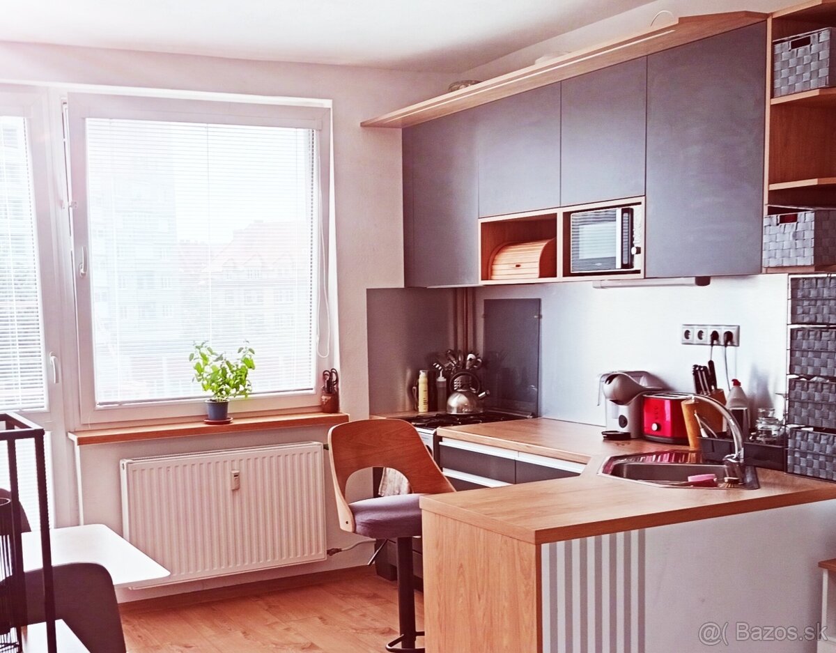 Predaj 2 i byt prerob. na 3 i. 2 balkóny Nitra