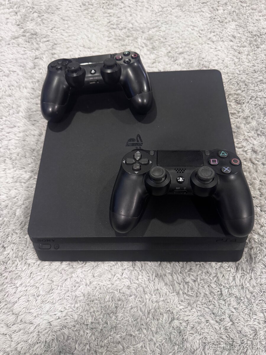 PlayStation 4 Slim 500GB + 2 ovládače
