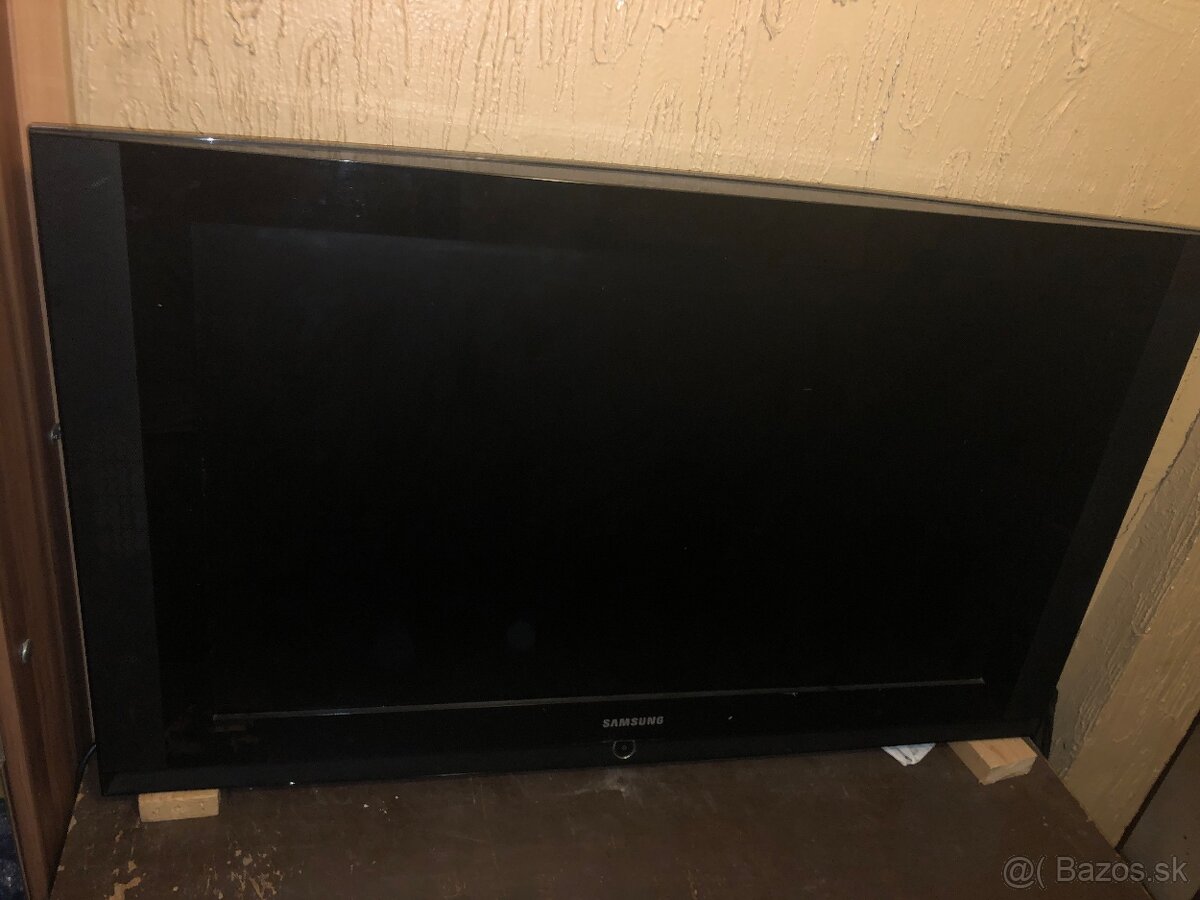 Predám veľký ľahko opraviteľný Samsung s uhl. 94 cm za 40e