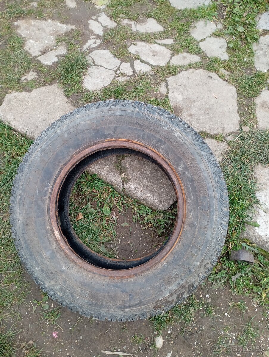235/70R16