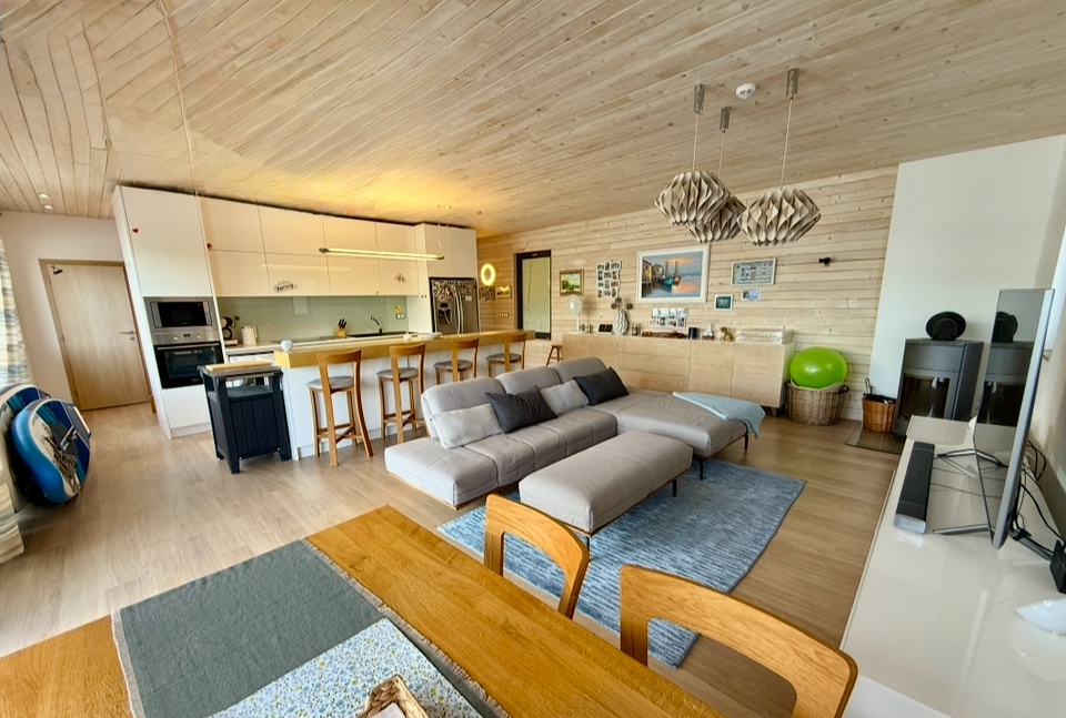 Štýlový hausbót na Dunaji je na predaj