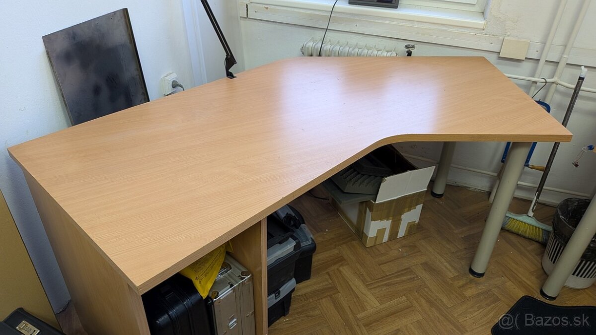Pracovný stolík