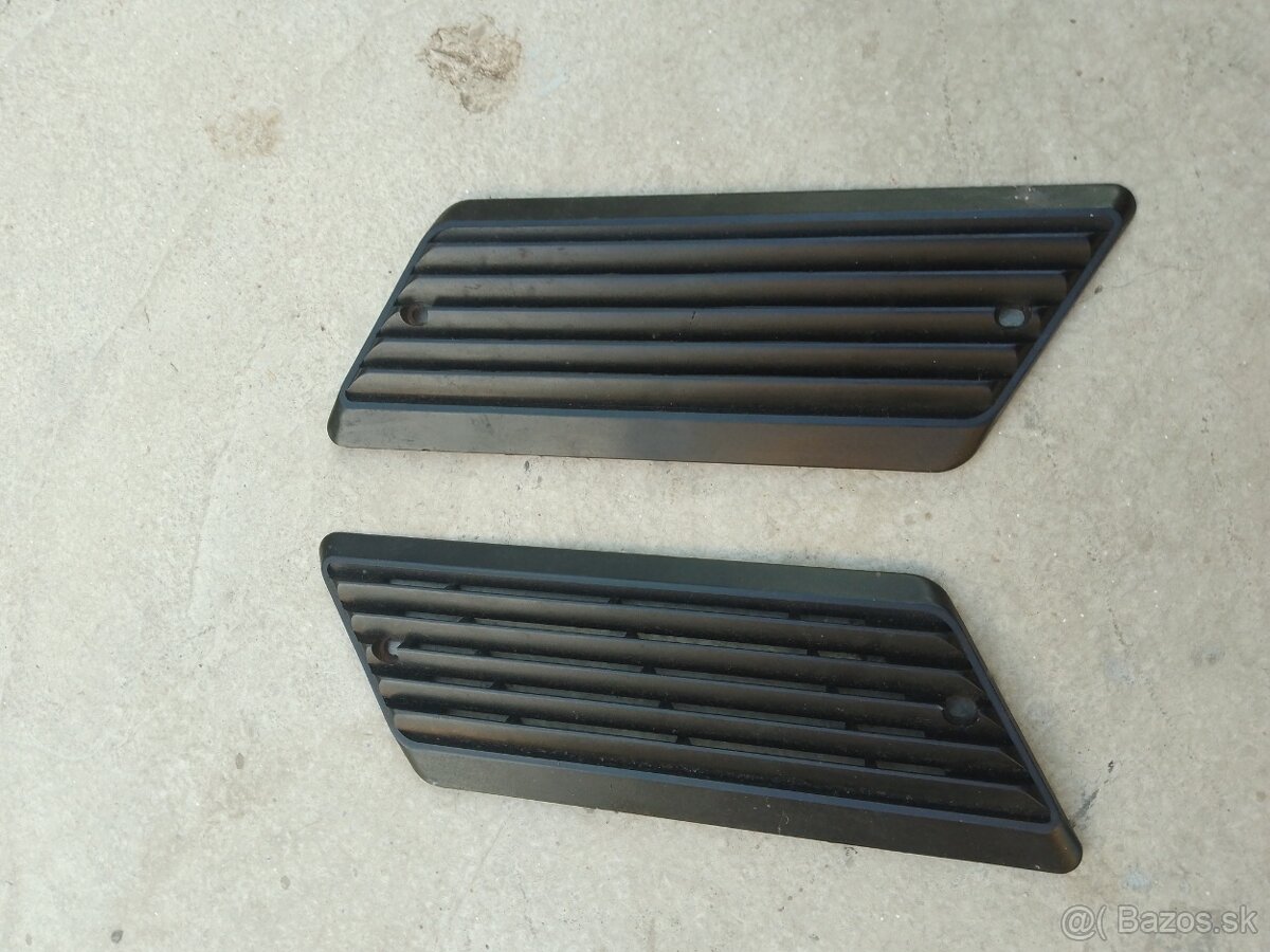 Zadné vetracie mriežky škoda 100
