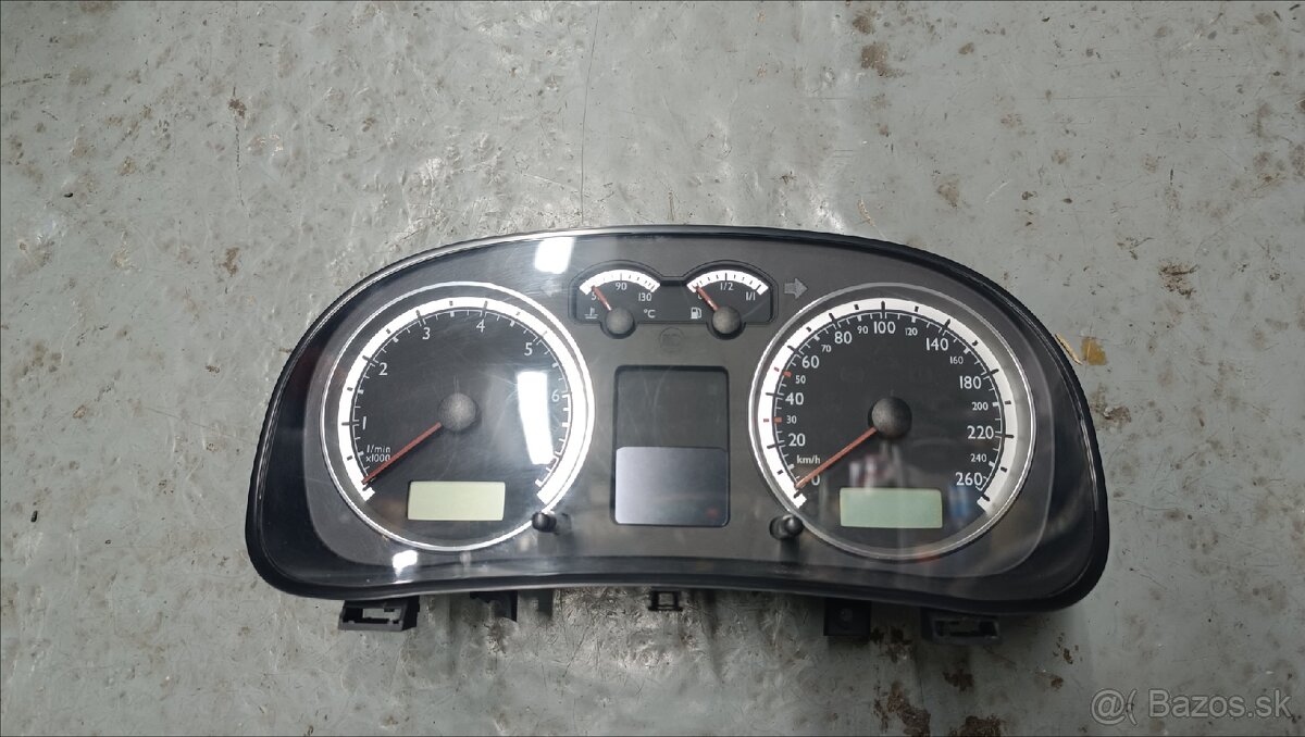 Vw golf 4 bora sportchrome budiky benzin