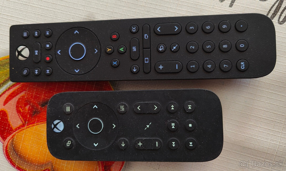 Xbox prislusenstvo - ovladac, akumulator, klavesnica...