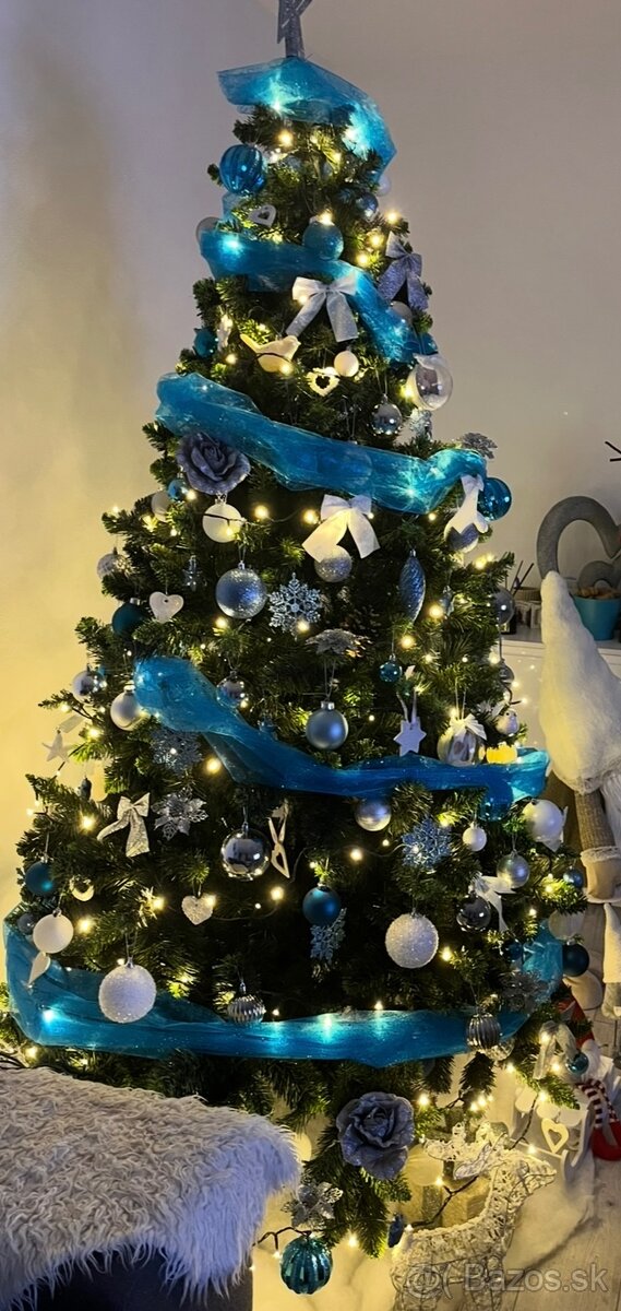 Vianočne ozdoby 82ks + 2 štóly