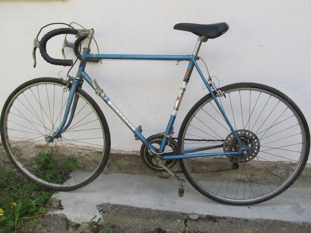 Predám starý bicykel Favorit.