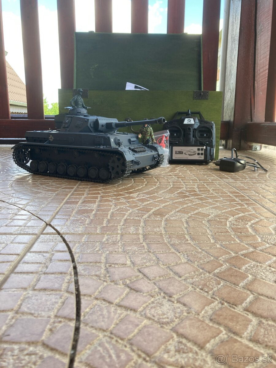 Model tanku na ovládanie