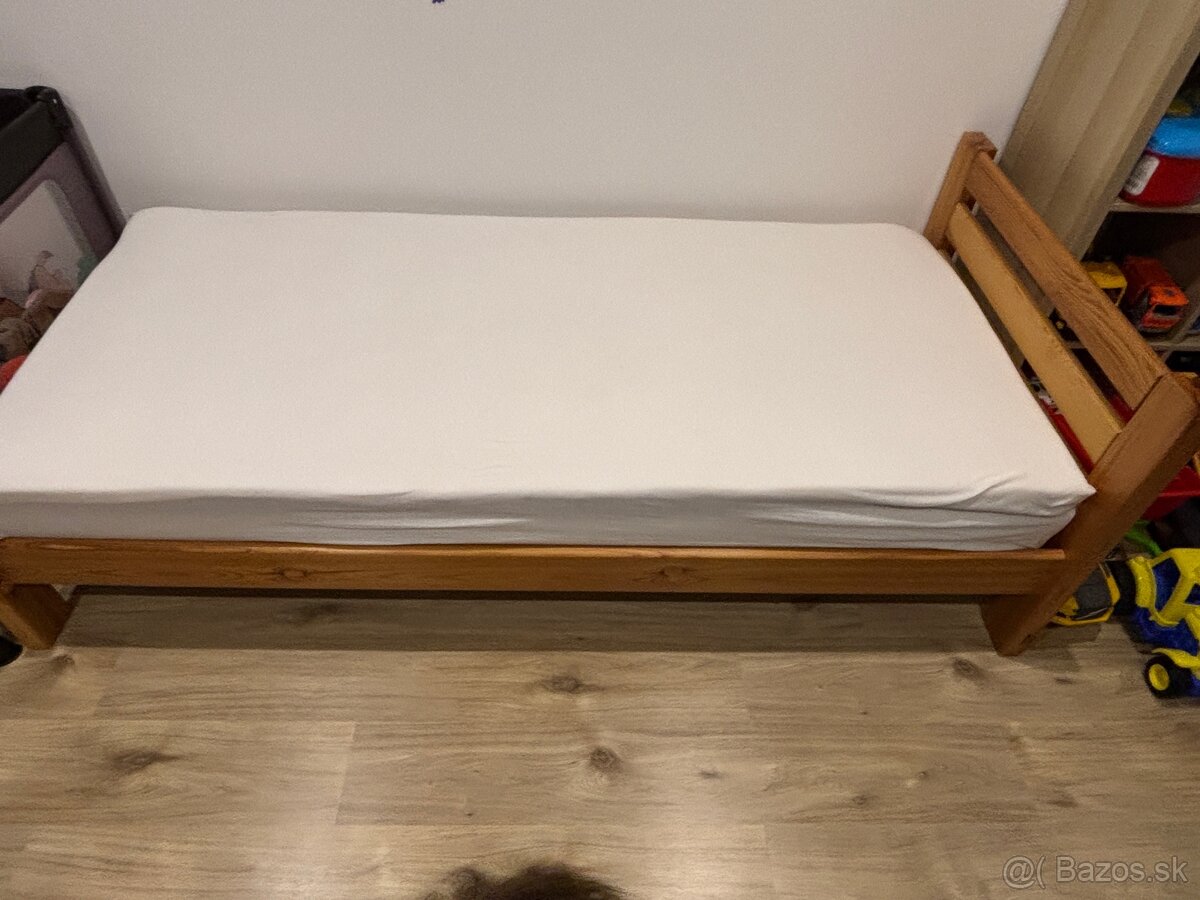 Drevena postel 90x200