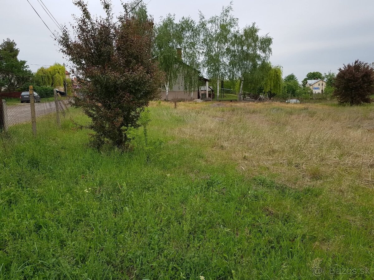 Na predaj / prenájom stavebný pozemok v Pastovciach