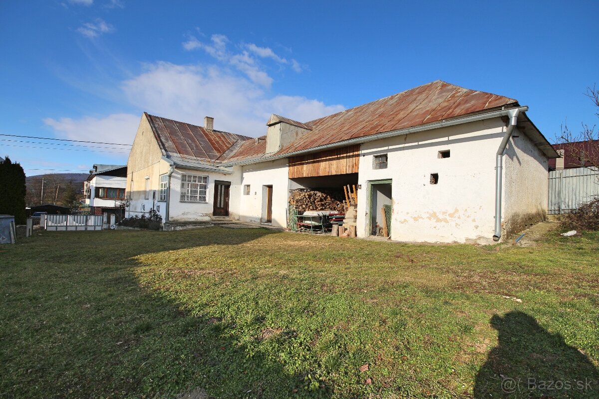 ZNÍŽENÁ CENA: Rodinný dom s veľkým pozemkom v obci Staré