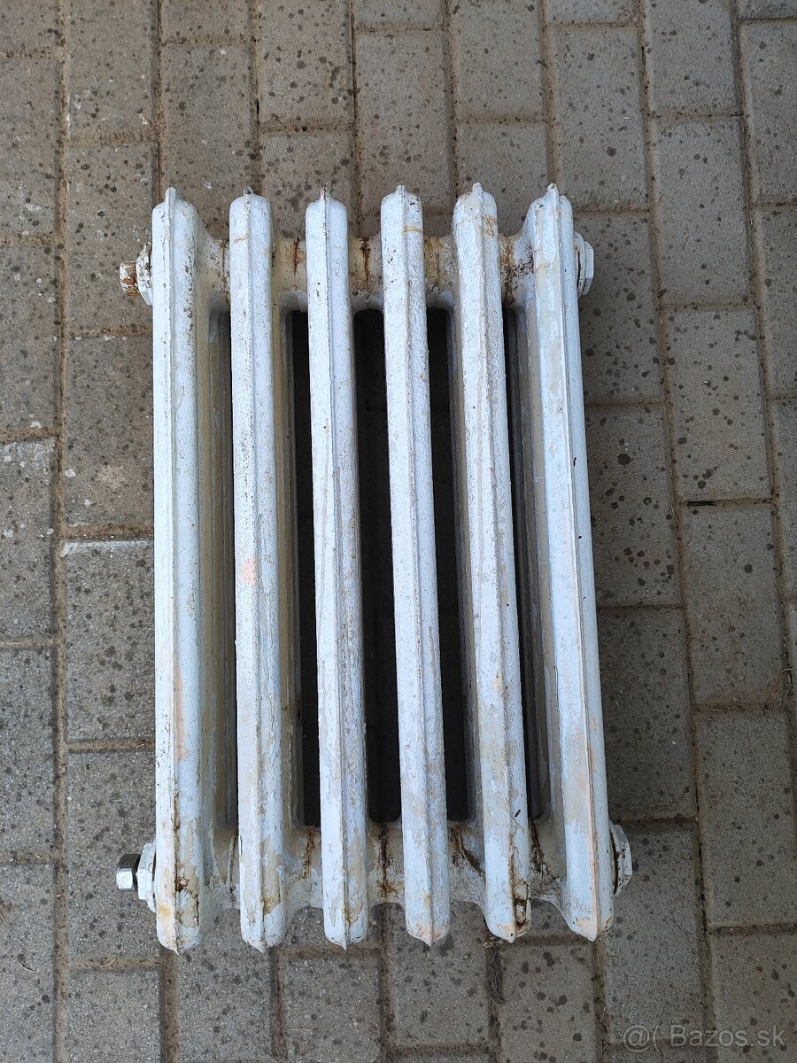 Liatinový radiátor