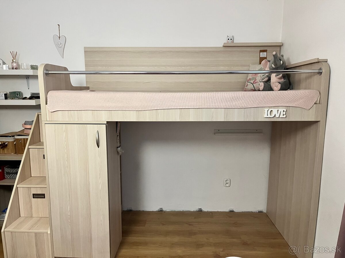 Poschodová posteľ na mieru