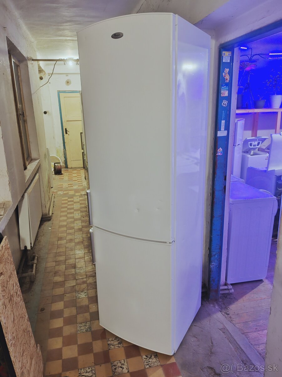 Predám chladničku Whirlpool 200cm