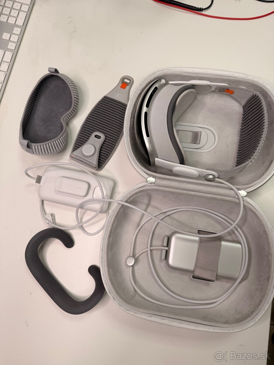 Apple Vision Pro 512 GB (M2) vo výbornom stave.