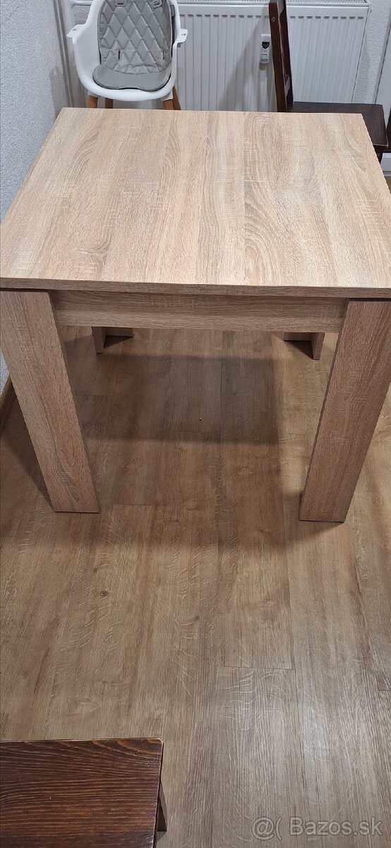 Predám kuchynský stôl