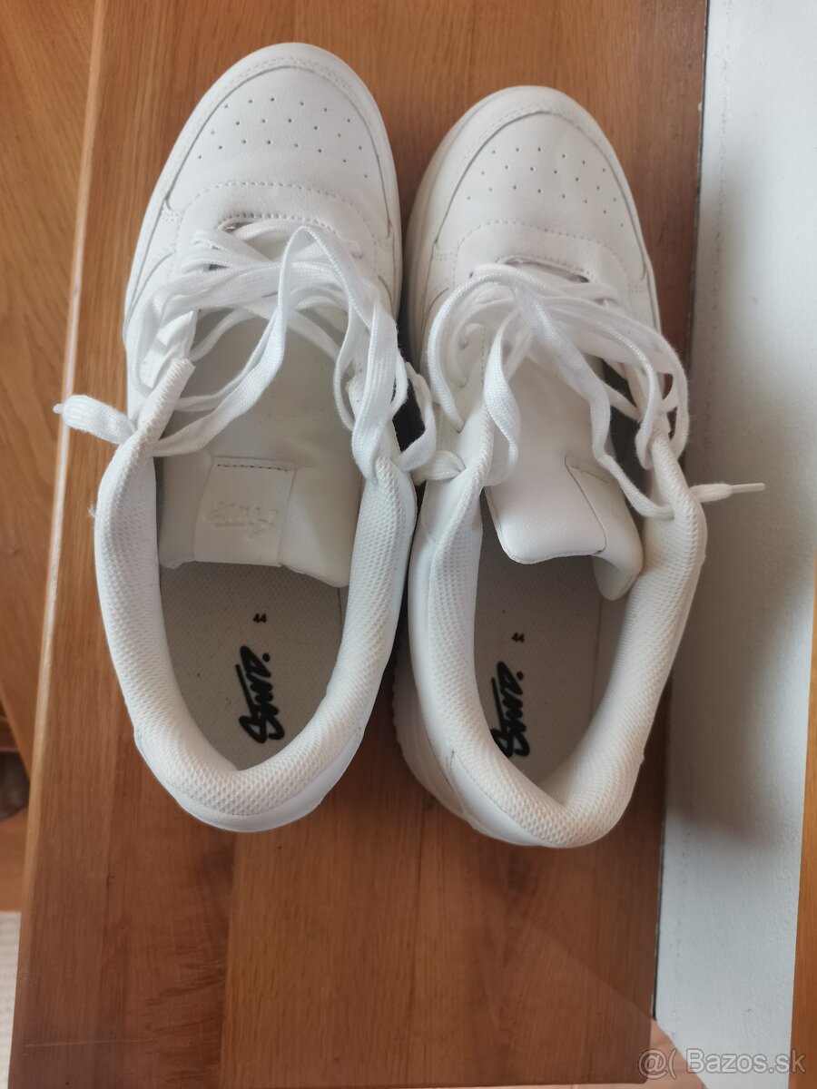 PREDAM TENISKY PULL&BEAR VEL. 44
