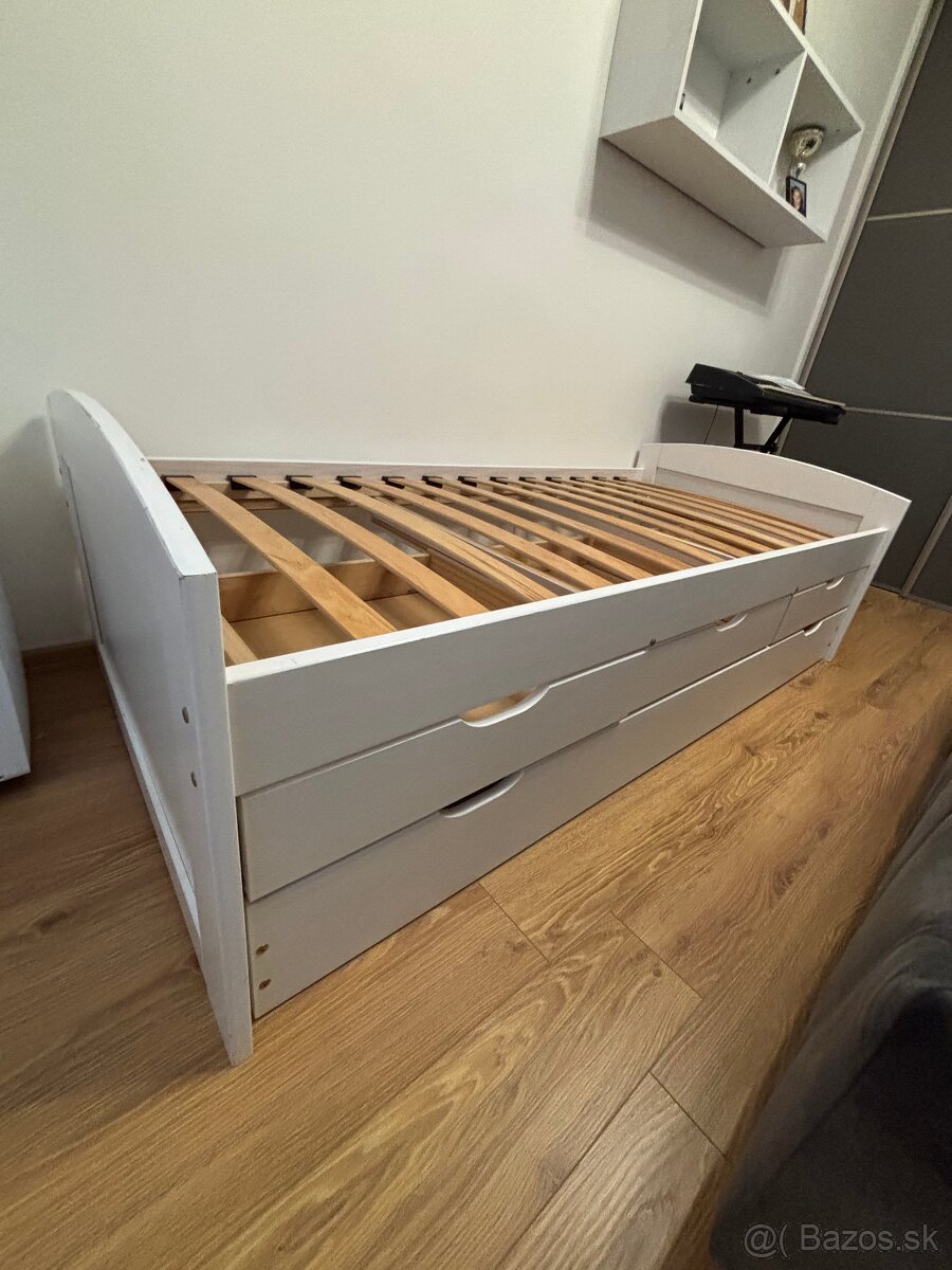 Predam postel 200x90