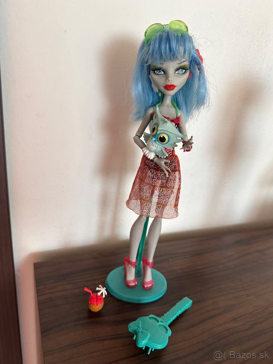 Monster high Ghoulia Yelps Skull Shores