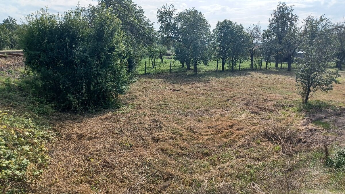 Stavebný pozemok v obci Nižný Skálnik okres RS 715 m²