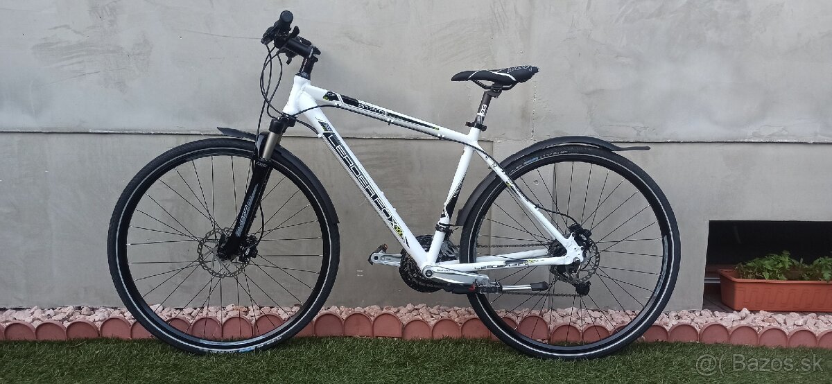Trekingový bicykel