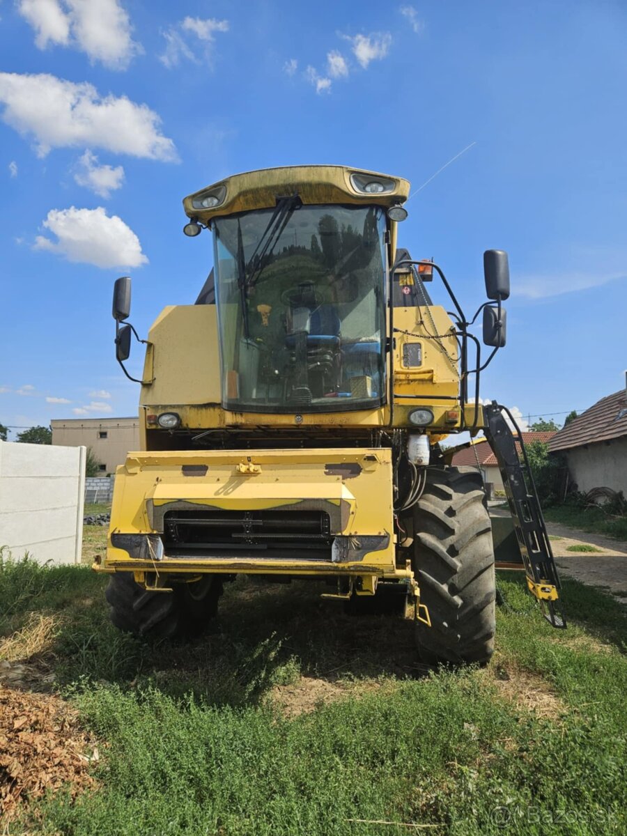 Obilny kombajn New Holland