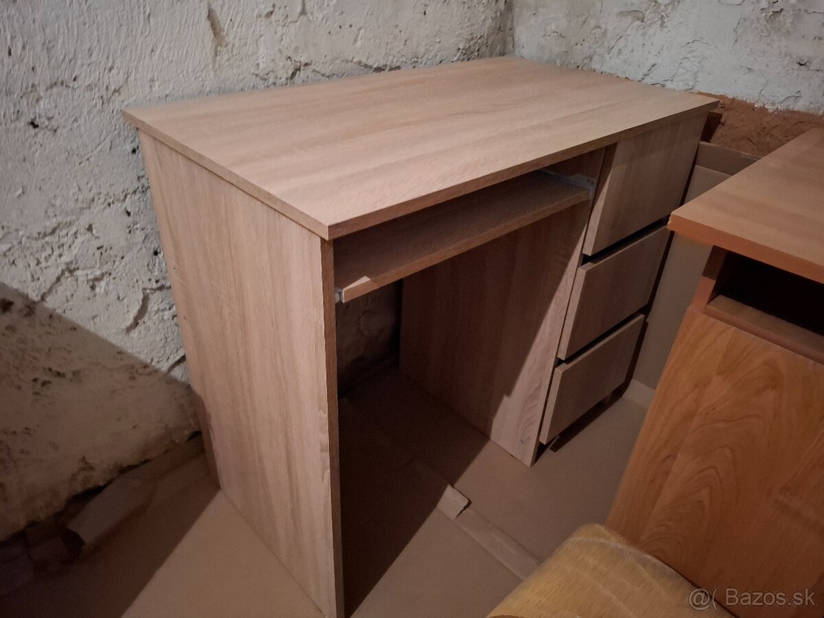 PC stolík