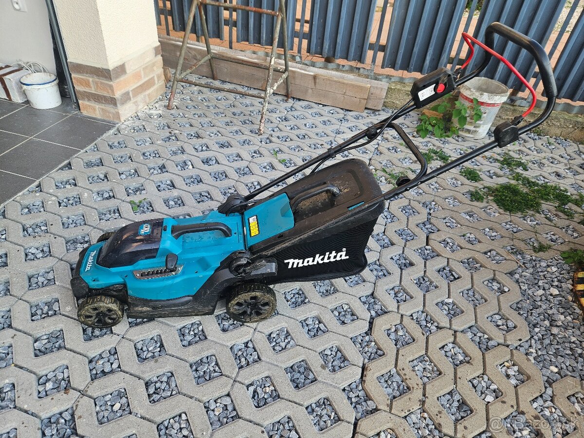 Aku kosačka MAKITA DLM330