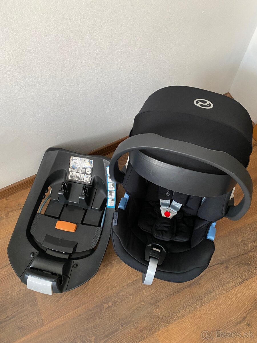 Cybex Aton 5 s Isofix základňou
