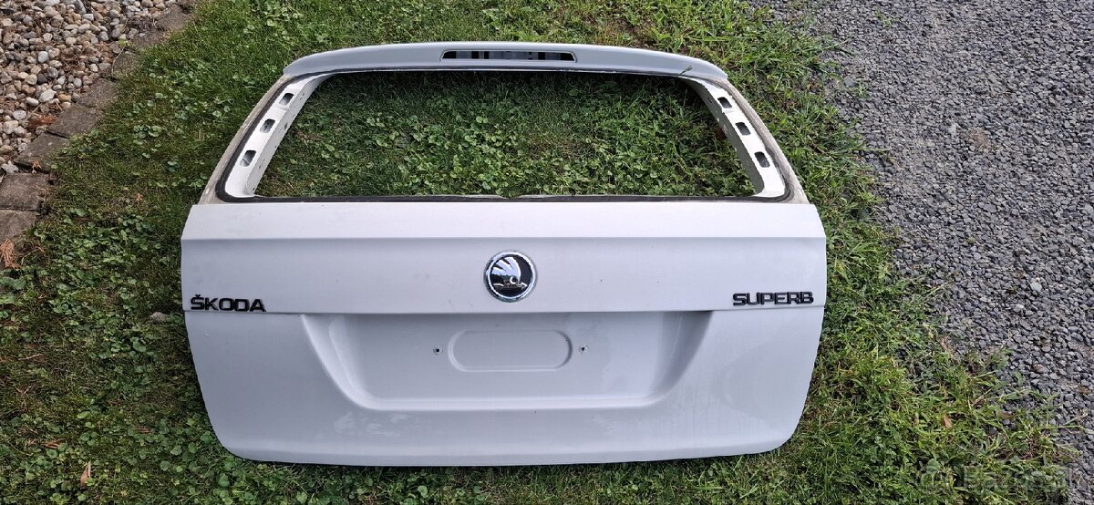 Kufor Škoda Superb combi 2 pred fl
