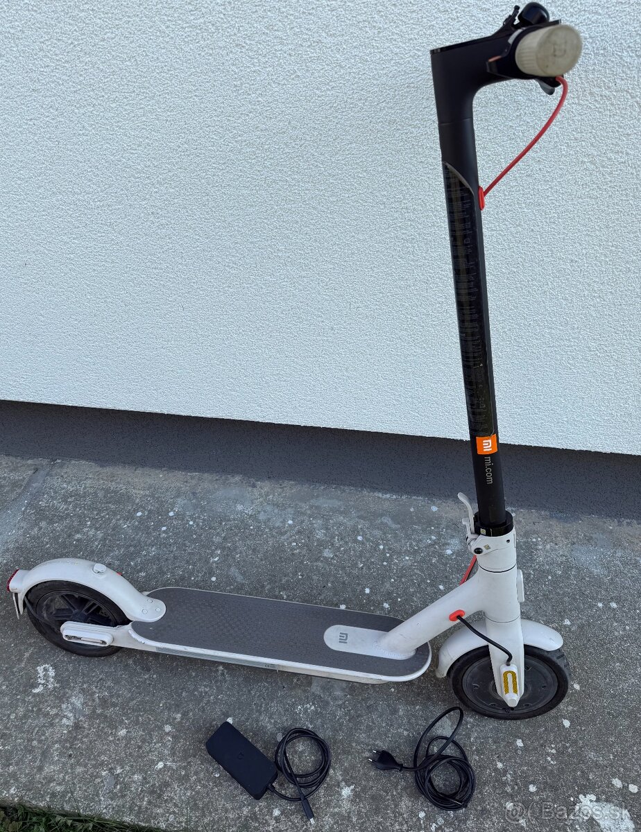 Elektrická kolobežka Xiaomi Mi Electric Scooter 3