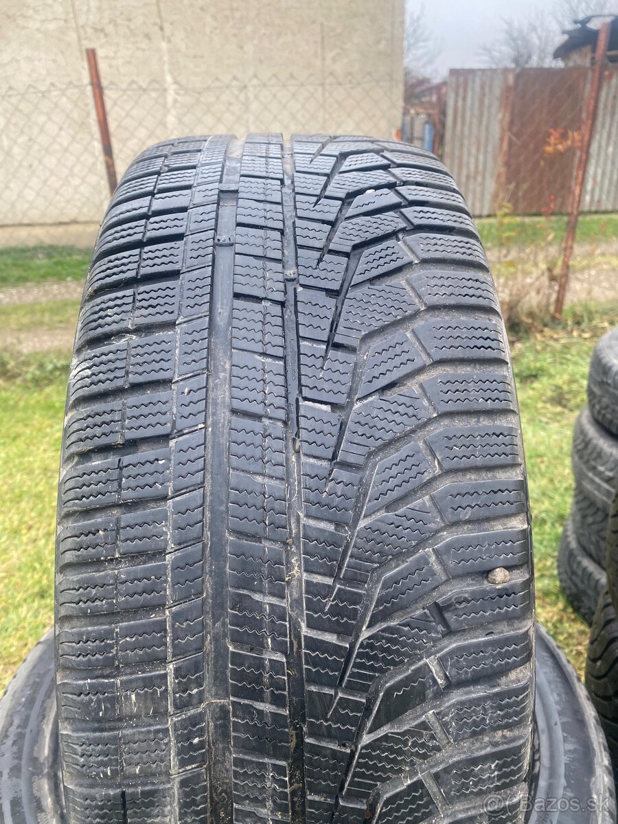 245/45r19