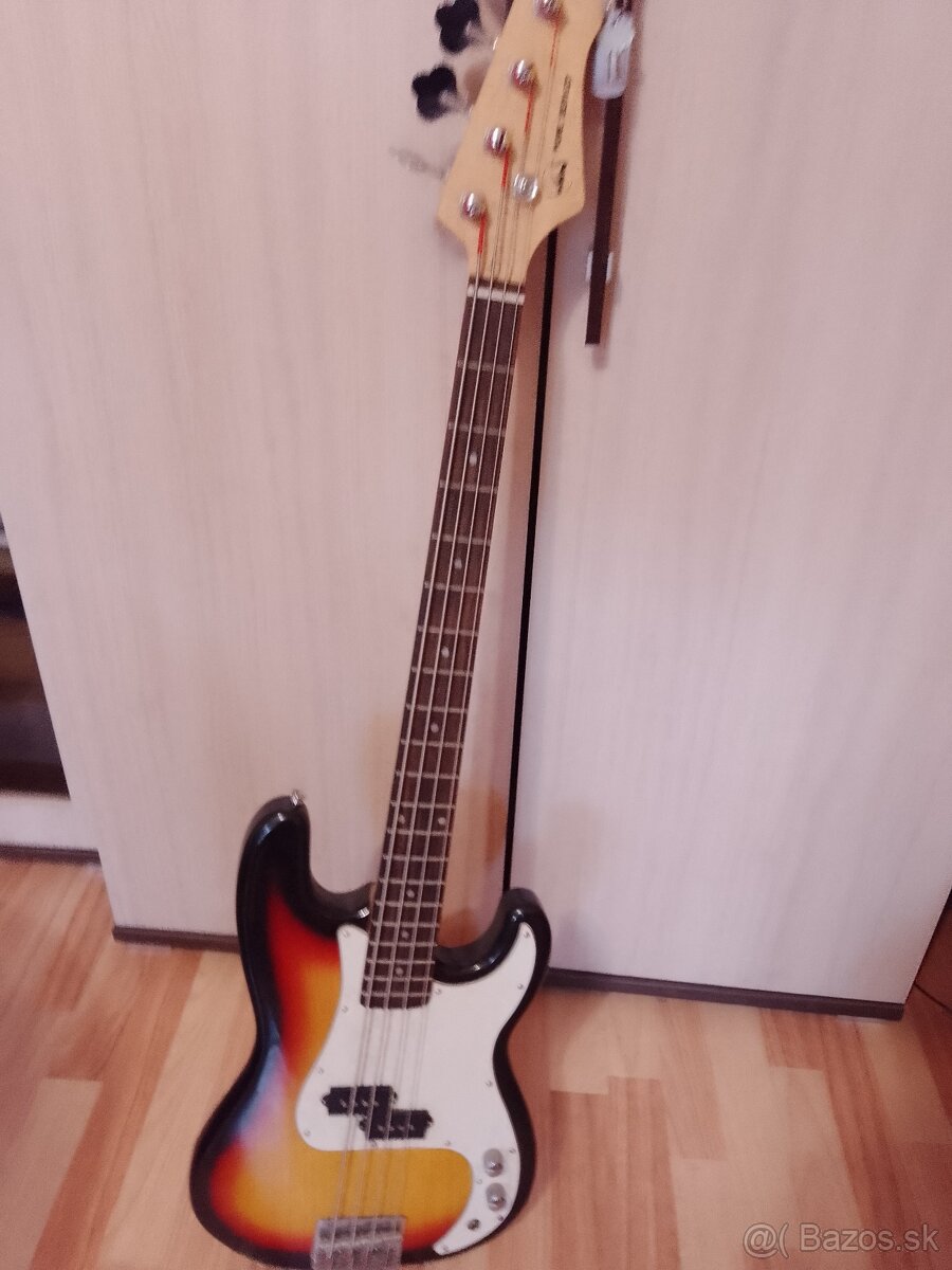 VGS bass gitara + kombo 15W (predané)